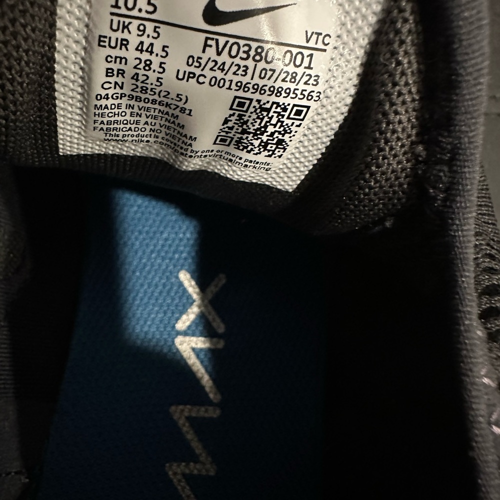 Nike Air 270 Charcoal Gray with Blue Highlights - Picture 9 of 10